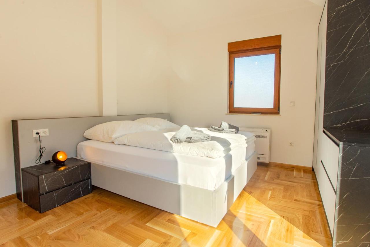 Exclusive Penthouse Old Town With Sauna And Jacuzzi Mostar Esterno foto